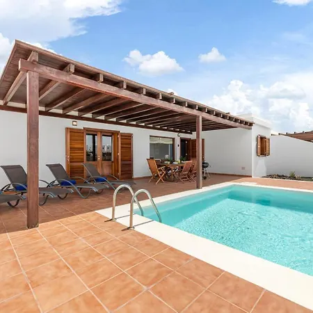 Lanzarote 3 Islas - Pool Heated Villa